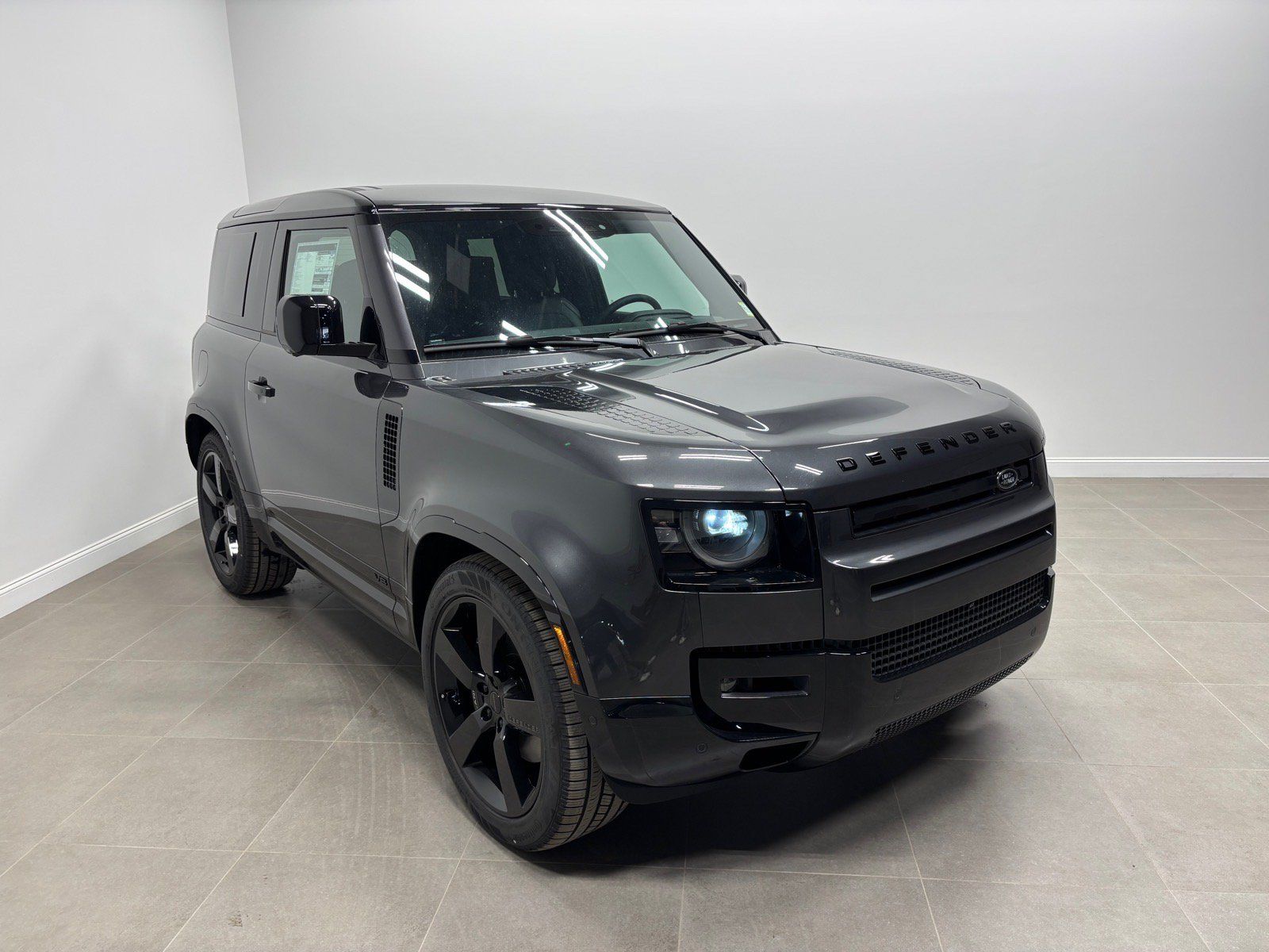 New 2026 Land Rover Defender 90 V8 AWD/4WD image 4
