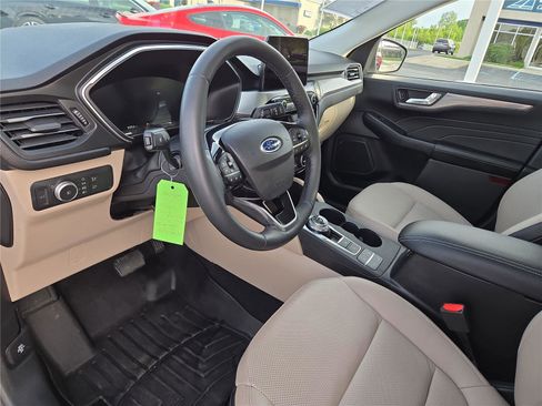 Used 2021 Ford Escape Titanium AWD/4WD image 21