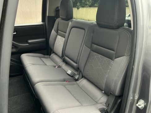 Used 2025 Nissan Frontier SV image 19