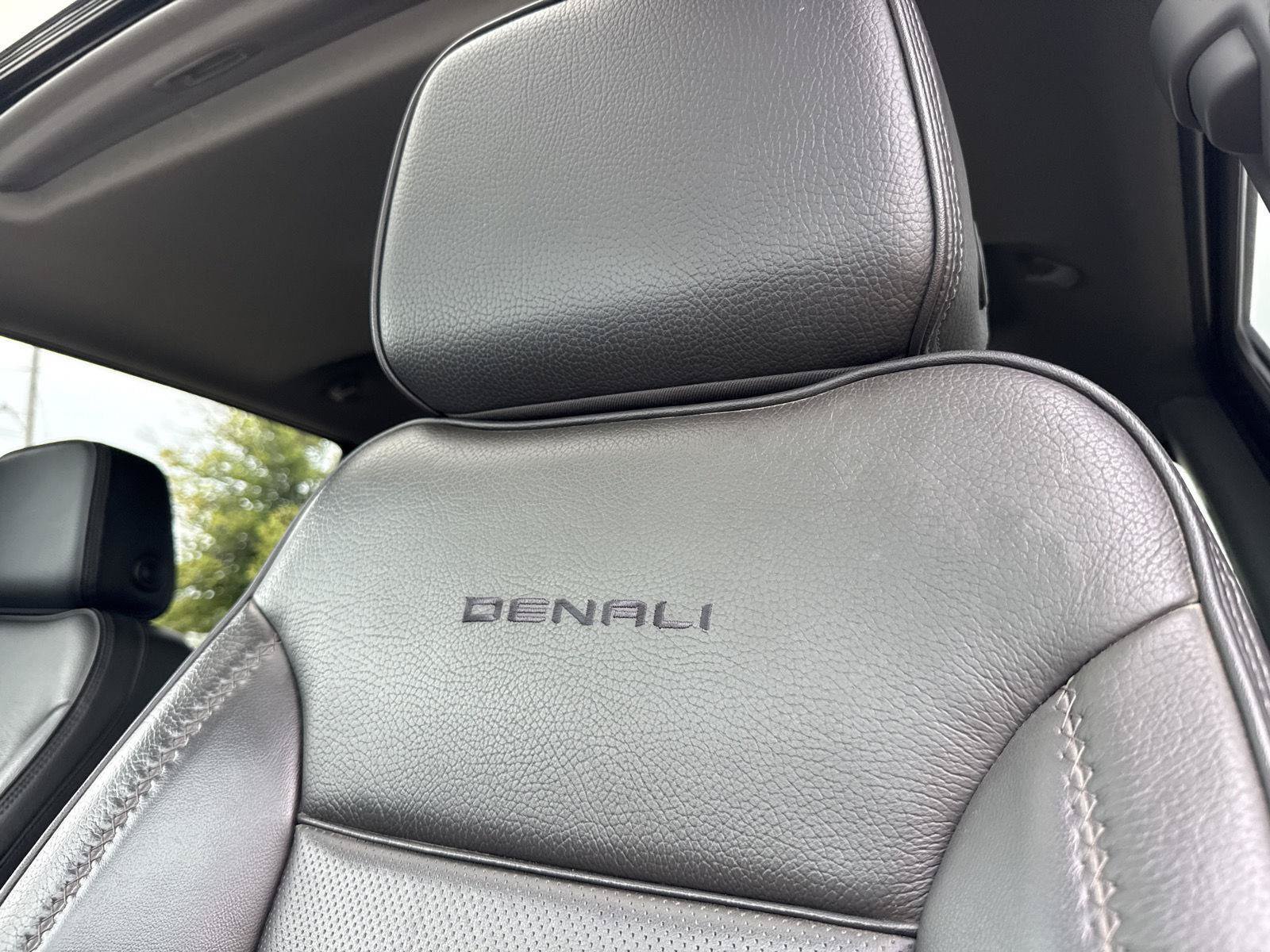 Used 2024 GMC Sierra 2500 Denali w/ Denali Reserve Package AWD/4WD image 17
