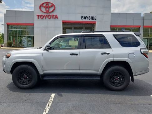 Certified 2021 Toyota 4Runner Venture w/ Moonroof Package AWD/4WD image 11