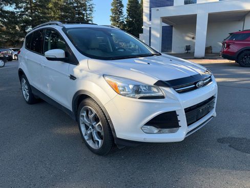 Used 2016 Ford Escape Titanium w/ Equipment Group 301A image 7
