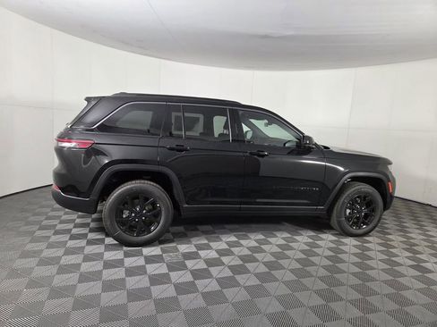 New 2026 Jeep Grand Cherokee Altitude RWD image 4
