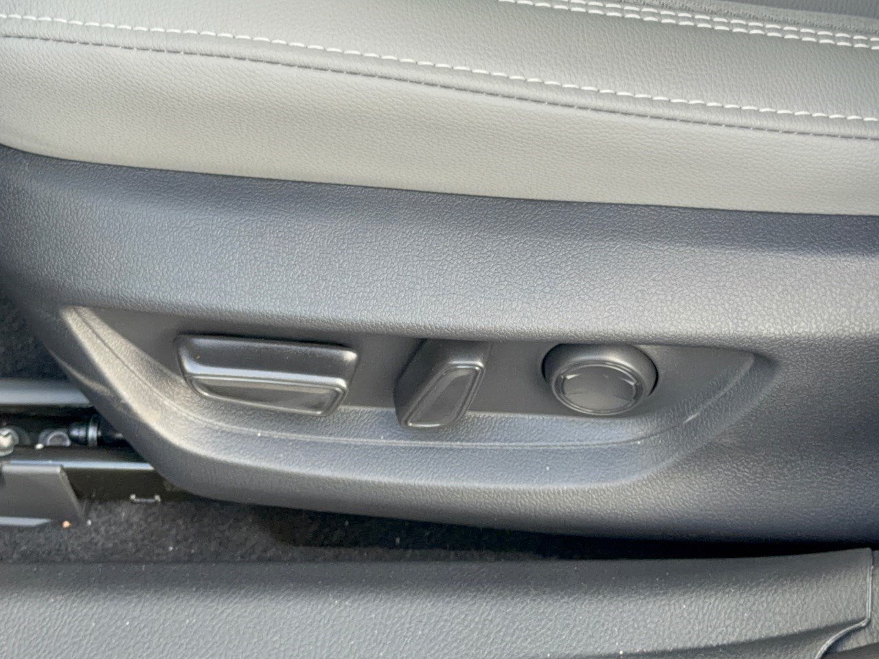 Used 2026 Toyota Camry SE FWD image 16