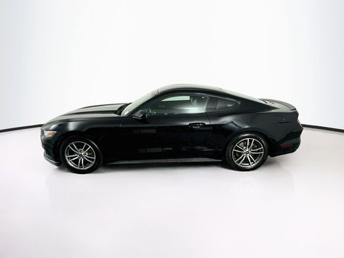 Used 2017 Ford Mustang Coupe RWD image 4