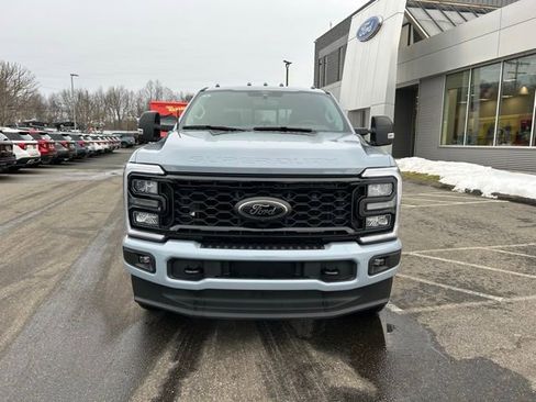 Used 2025 Ford F350 Lariat w/ Black Appearance Package image 2