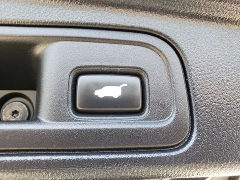 Used 2019 Honda Pilot Touring image 10