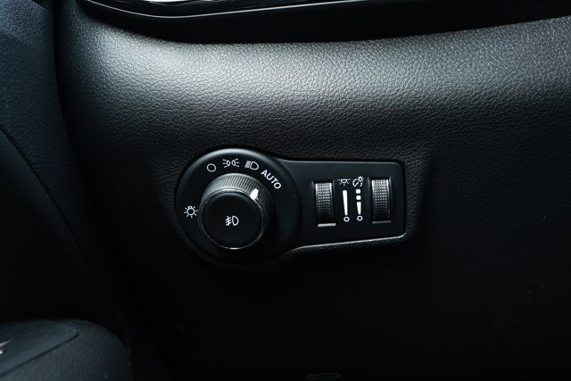 New 2026 Jeep Compass Latitude AWD/4WD image 15