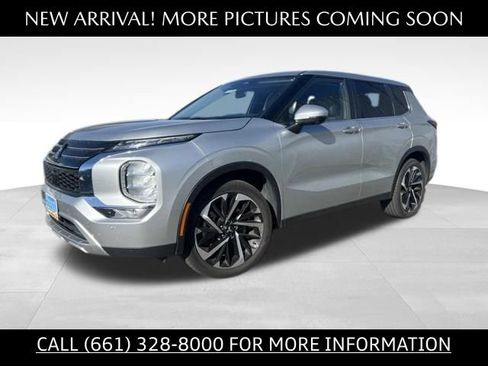 Used 2024 Mitsubishi Outlander SE FWD image 1