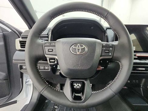 New 2026 Toyota Camry Hybrid AWD/4WD image 16