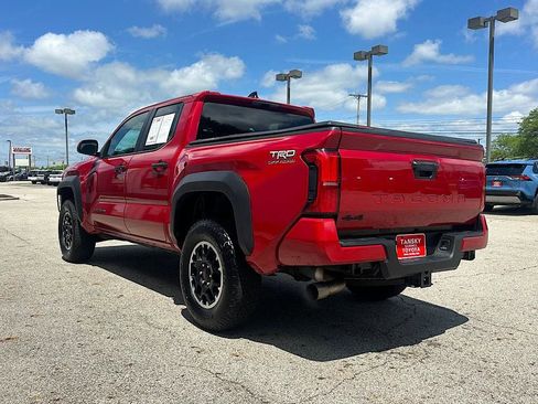 Certified 2025 Toyota Tacoma Limited AWD/4WD image 3