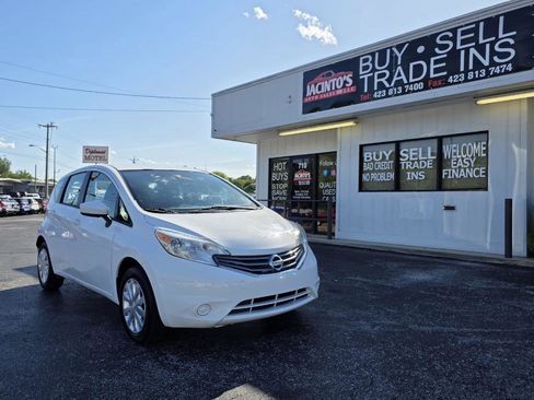 Used 2016 Nissan Versa Note SV image 2