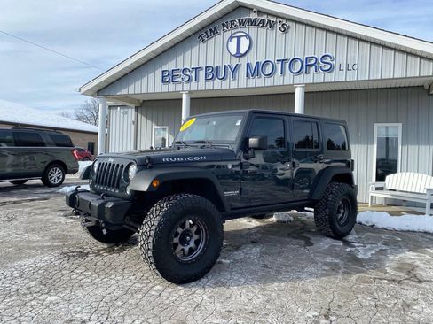 Used 2017 Jeep Wrangler Unlimited Rubicon w/ Cold Weather Group AWD/4WD image 2