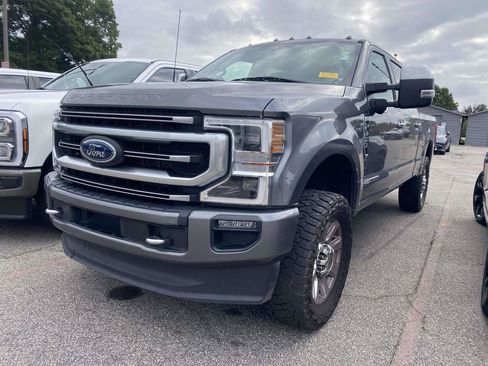 Used 2022 Ford F350 Platinum w/ FX4 Off-Road Package AWD/4WD image 3