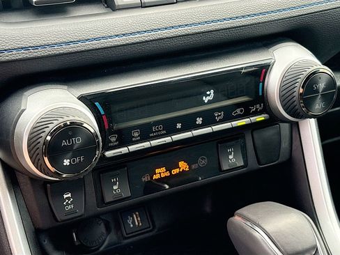 Used 2025 Toyota RAV4 XSE w/ Weather Package image 16