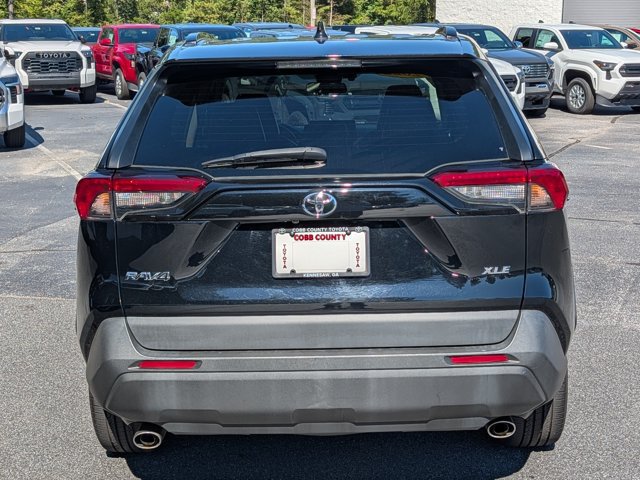 Used 2022 Toyota RAV4 XLE Premium FWD image 6