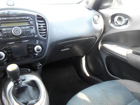 Used 2011 Nissan Juke SV w/ Sport Pkg image 13