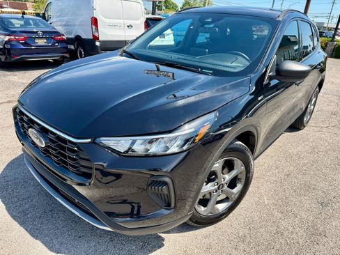 Used 2025 Ford Escape ST-Line AWD/4WD image 3