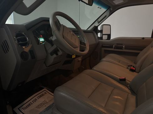 Used 2010 Ford F350 Lariat image 25