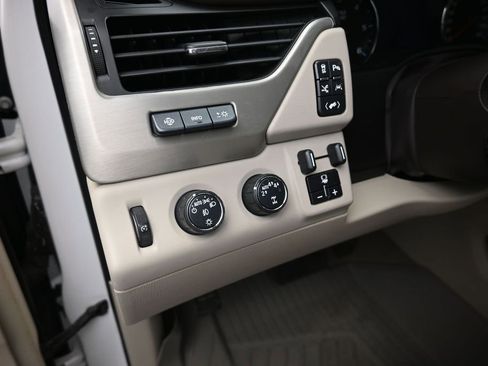 Used 2019 GMC Yukon XL Denali w/ Denali Ultimate Package AWD/4WD image 13