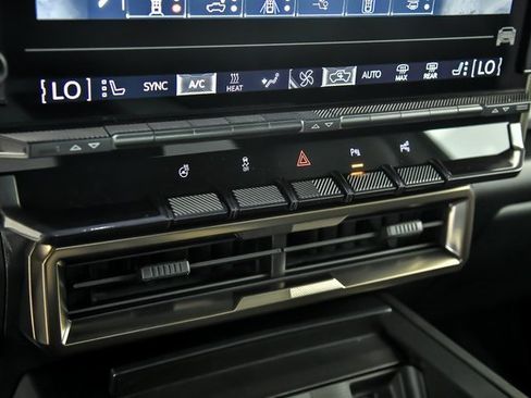 New 2025 GMC Hummer EV 2X w/ LPO, Sport Package image 21