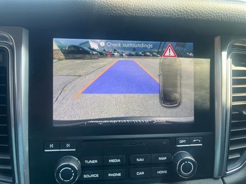 Used 2018 Porsche Macan image 25