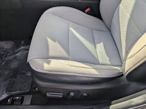 Used 2017 Toyota Camry SE image 12