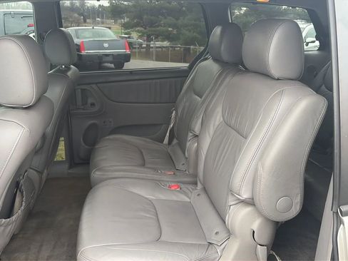 Used 2007 Toyota Sienna XLE Limited image 34