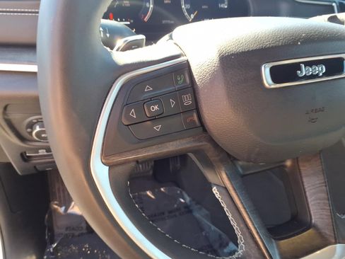 Used 2024 Jeep Grand Cherokee Limited image 8