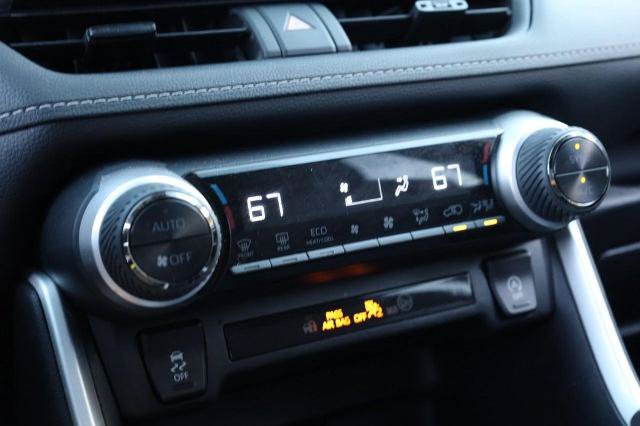 Used 2025 Toyota RAV4 XLE AWD/4WD image 14