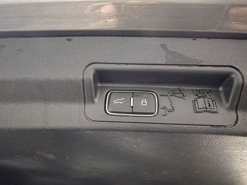 Used 2023 Ford Explorer XLT w/ Equipment Group 202A RWD image 20