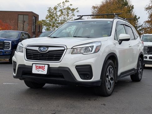 Used 2020 Subaru Forester Premium image 8