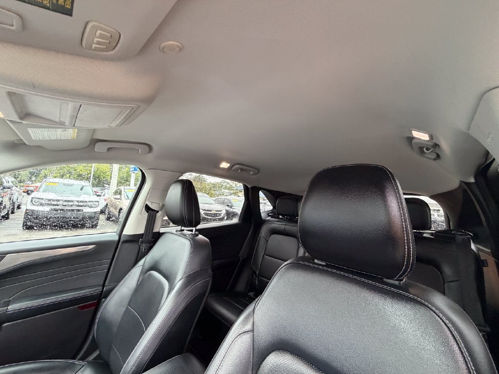Used 2022 Ford Escape Titanium AWD/4WD image 32
