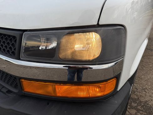 Used 2018 Chevrolet Express 3500 image 20