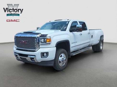 Used 2017 GMC Sierra 3500 Denali w/ Duramax Plus Package AWD/4WD image 3