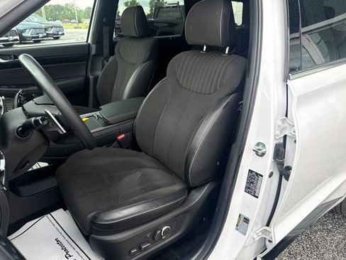 Used 2025 Hyundai Palisade Calligraphy AWD/4WD image 13