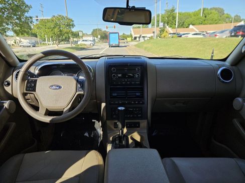 Used 2007 Ford Explorer Sport Trac Limited AWD/4WD image 17