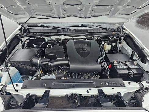 Used 2019 Toyota Tacoma SR5 image 9