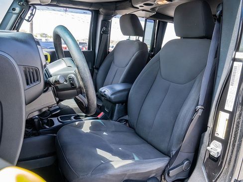 Used 2017 Jeep Wrangler Unlimited Sport image 15