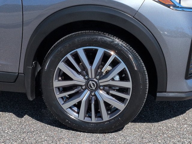 Certified 2024 Nissan Kicks SV w/ Interior Electronics Package FWD image 11