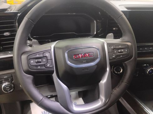 Used 2025 GMC Sierra 1500 Elevation image 16