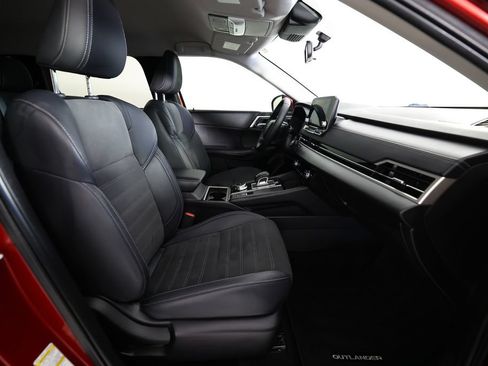 Used 2024 Mitsubishi Outlander SE FWD image 10