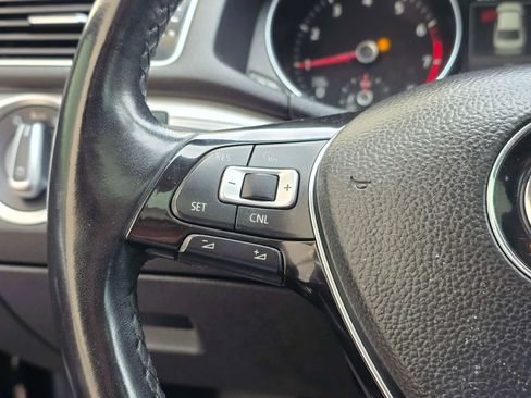 Used 2019 Volkswagen Passat 2.0T Wolfsburg w/ Wheels & Sunroof Package image 17