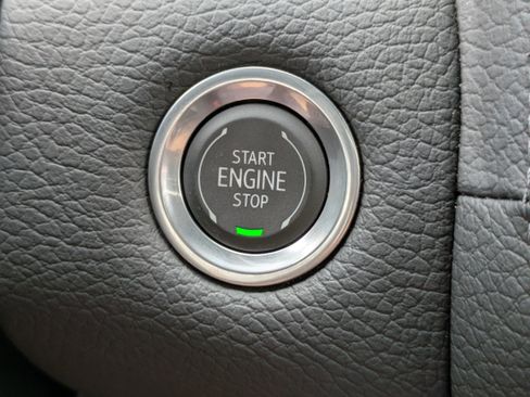 Used 2024 GMC Yukon XL Denali AWD/4WD image 31