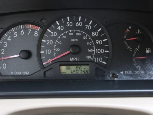 Used 2006 Toyota Corolla CE FWD image 7