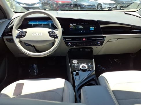 Certified 2023 Kia Niro Wind FWD image 8
