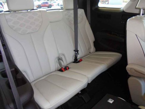 Used 2020 Hyundai Palisade Limited image 11