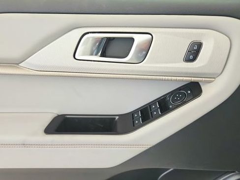 New 2026 Ford Explorer Active image 19