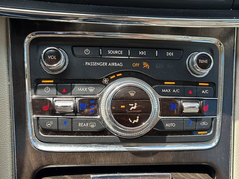 Used 2019 Lincoln Continental Reserve FWD image 21
