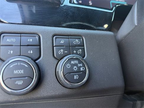 Used 2024 Chevrolet Silverado 1500 LT Trail Boss w/ Convenience Package II image 14